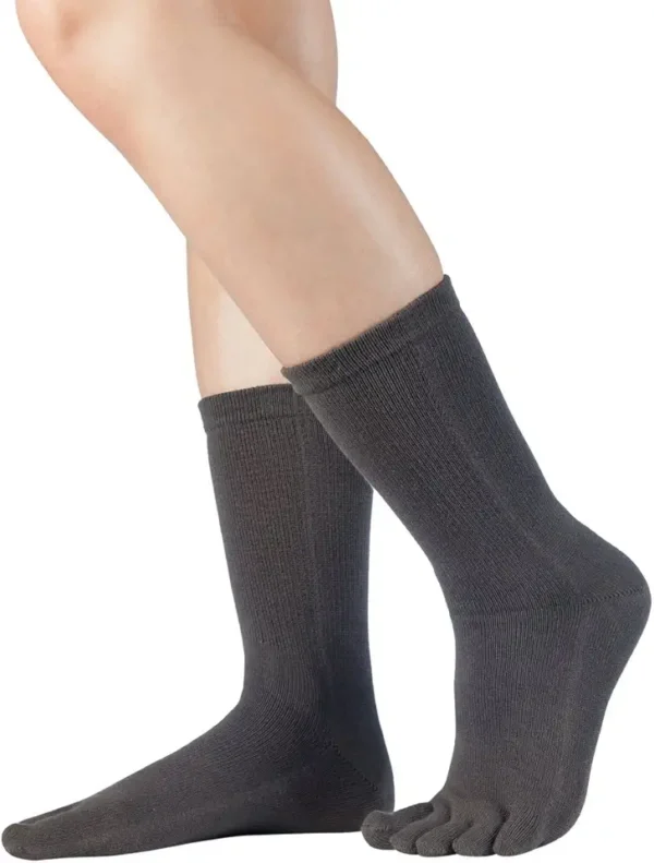 Knitido Essentials| Calcetines clásicos con dedos en algodón